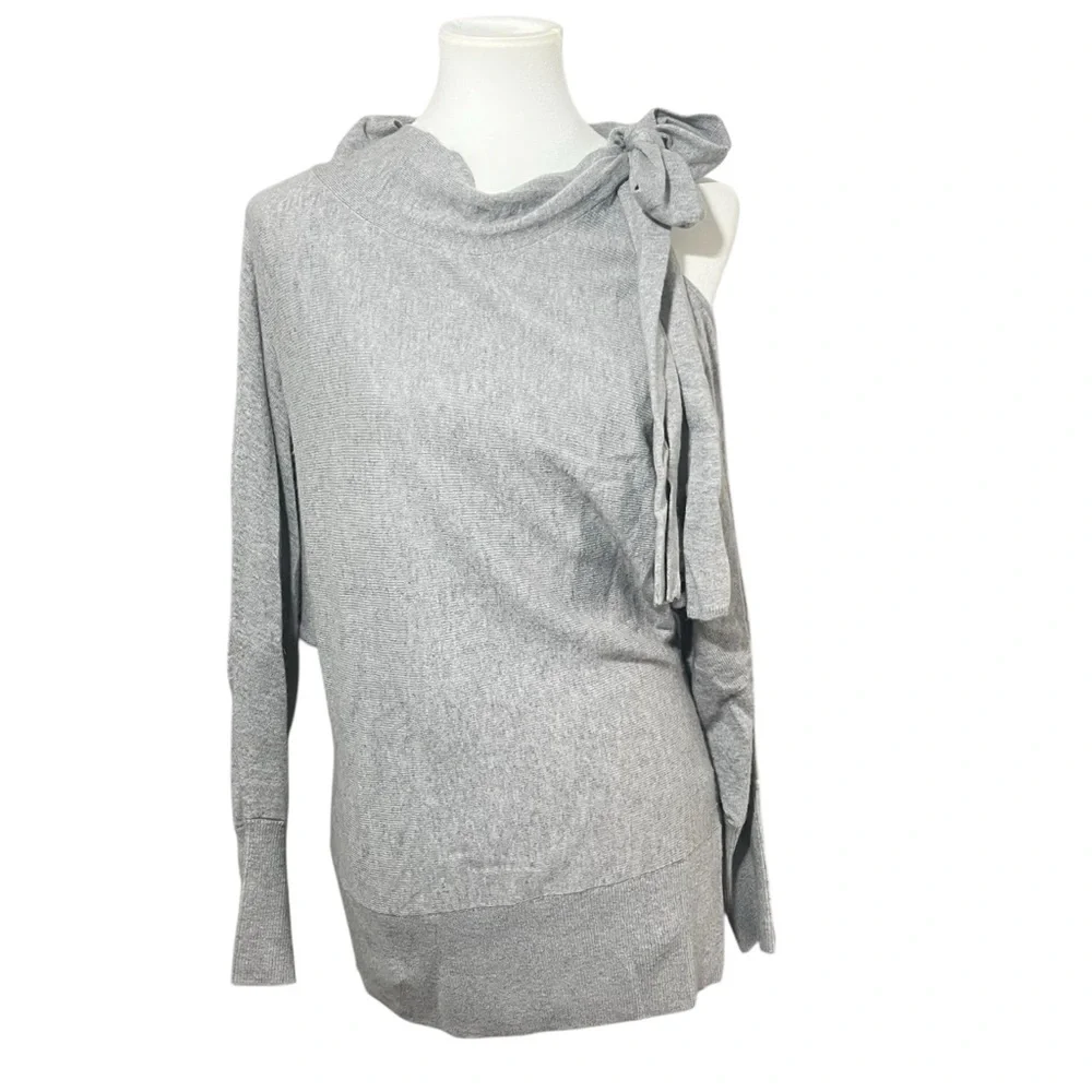Club Monaco Cashmere/Wool blend Gray Sweater with Bow Detail Size Small